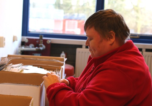 Inpakwerk bij werkplaats Maatwurk