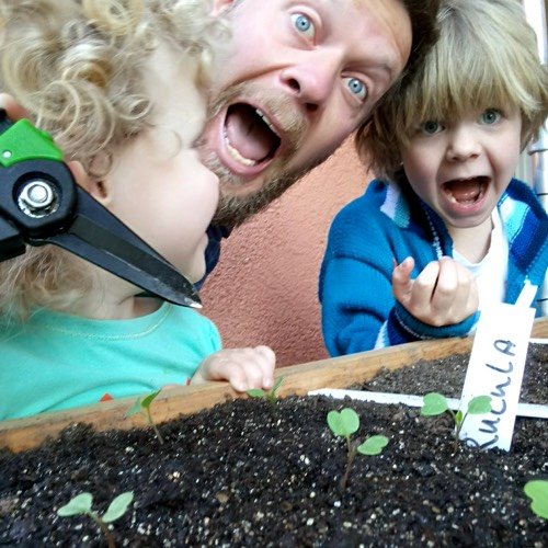 Foto van @daddytalks: "This morning our first massacre in the rucula zone."