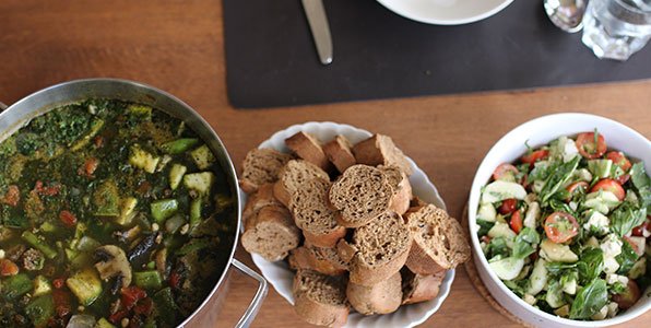 Wittebonensoep met palmkool en courgette