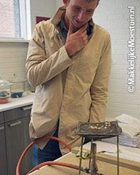 in het onderzoeks laboratorium van de vermiculietfabriek