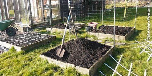 Aanvullen met compost