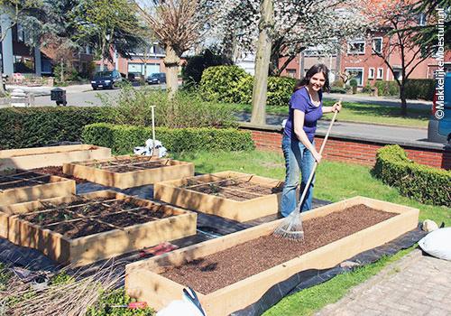 Katrien maakt van haar voortuin een grote Makkelijke Moestuin